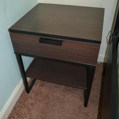 LOT 42. NIGHT STAND