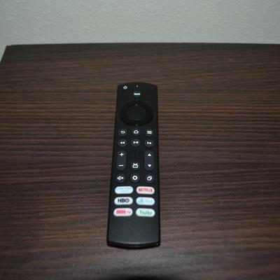 LOT 46.  42" SMART TV AND WALL MOUNT