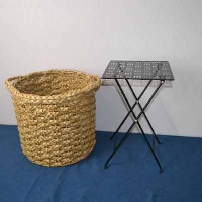 LOT 69. BASKET AND FOLDING METAL SIDE TABLE