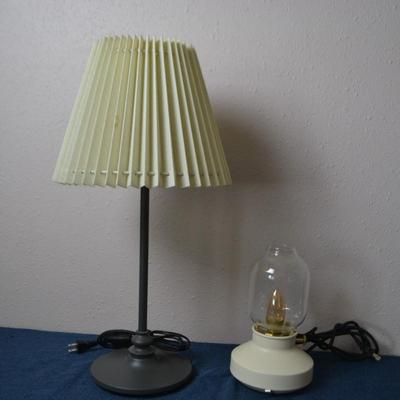 LOT 70. TWO LAMPS AND MINI TRAY