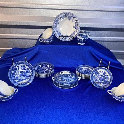VINTAGE BLUE WILLOW CHILDRENâ€™S DISHES