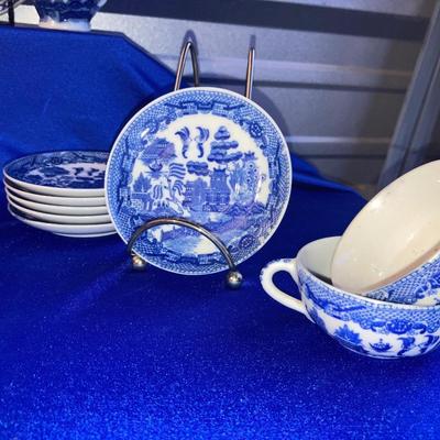 VINTAGE BLUE WILLOW CHILDRENâ€™S DISHES