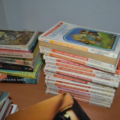 LOT 80. COLLECTION OF BOOKS