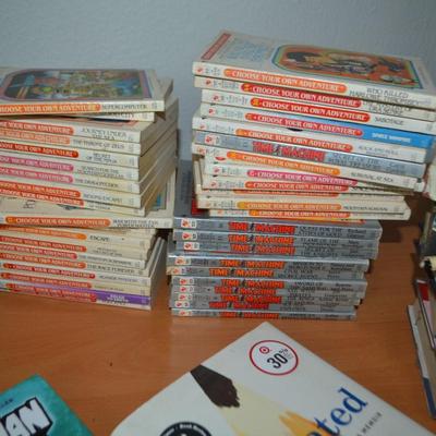 LOT 80. COLLECTION OF BOOKS