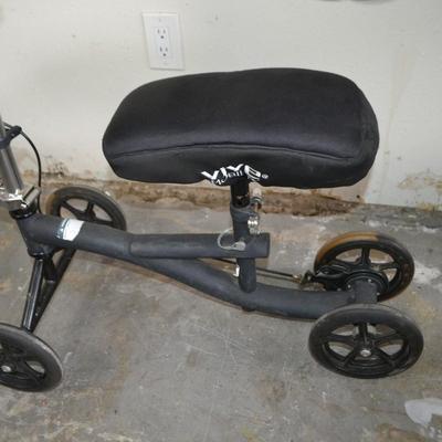 LOT 93. KNEE SCOOTER