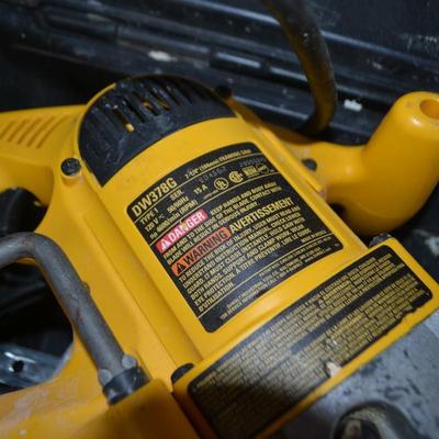 LOT 104. DEWALT DW378G
