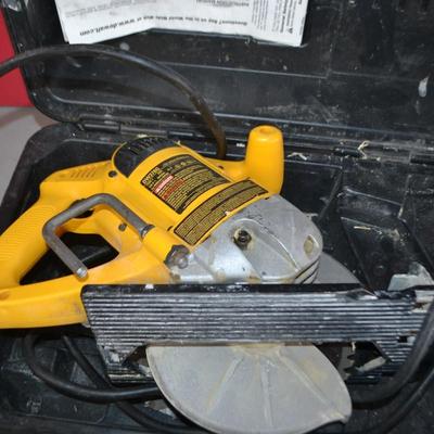 LOT 104. DEWALT DW378G