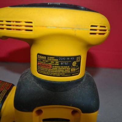 LOT 110. DEWALT SANDER MODEL D26441