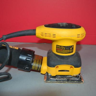 LOT 110. DEWALT SANDER MODEL D26441