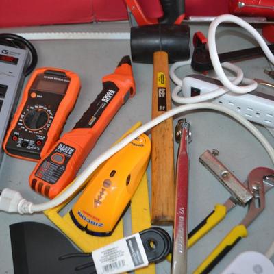 LOT 128. VARIETY OF TOOLS AND CORDS