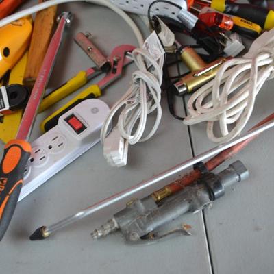 LOT 128. VARIETY OF TOOLS AND CORDS