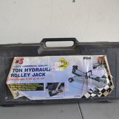LOT 135  TWO TON HYDRAULIC JACK