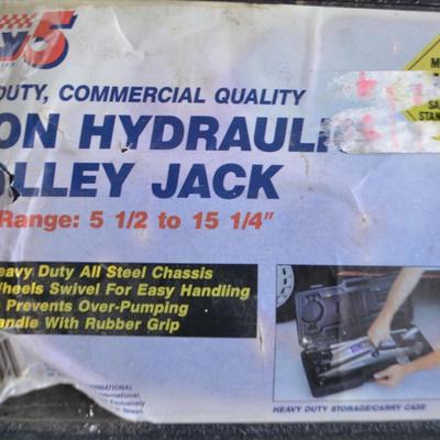 LOT 135  TWO TON HYDRAULIC JACK