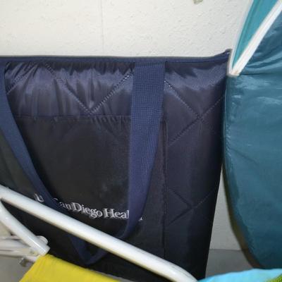 LOT 142. BEACH GEAR