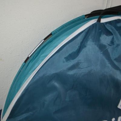 LOT 142. BEACH GEAR