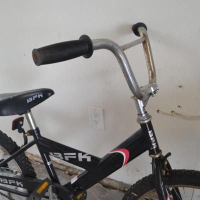 LOT 147. KIDS BIKE AS-IS