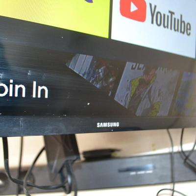 LOT 157  SAMSUNG SMART TV 48" AND WALL MOUNT