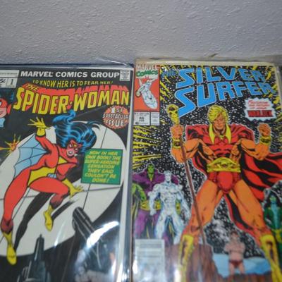 LOT 184. COLLECTION OF EIGHT COMIC BOOKS