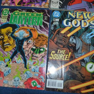 LOT 187. COLLECTION OF EIGHT COMIC BOOKS