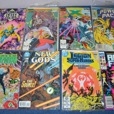 LOT 187. COLLECTION OF EIGHT COMIC BOOKS