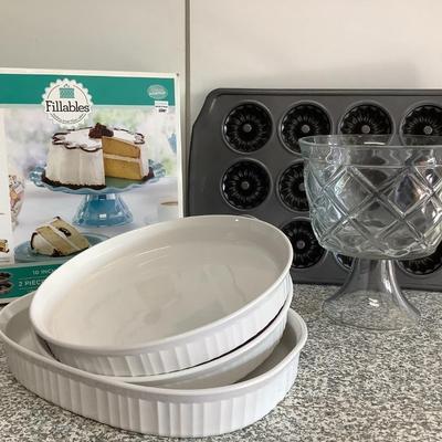 Baking Lot-Wilton Baby Bundt, 3 Corningware, Fillables Cake Pans for layered cakes in box, glass pedestal