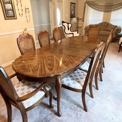 BERNHARDT FURNITURE ~ Dining Room Table & 8 Cain Back Chairs