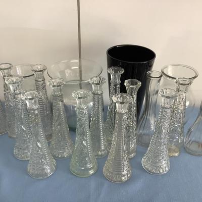 Garden Party lot- 19 glass vases