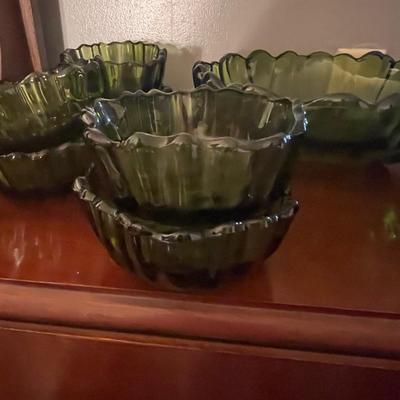 Vintage Avocado Large Berry Dish and 12 serving dishes