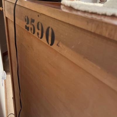 AB13- Vintage dresser