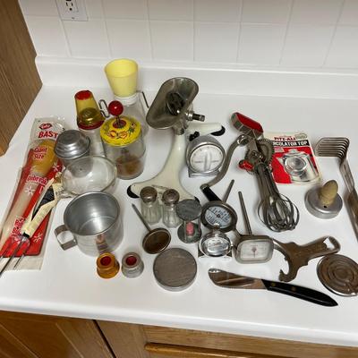 A26- Vintage kitchen lot