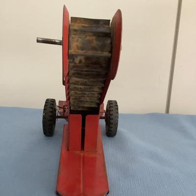 Tonka Sandloader Mound, Minn-Vintage red metal