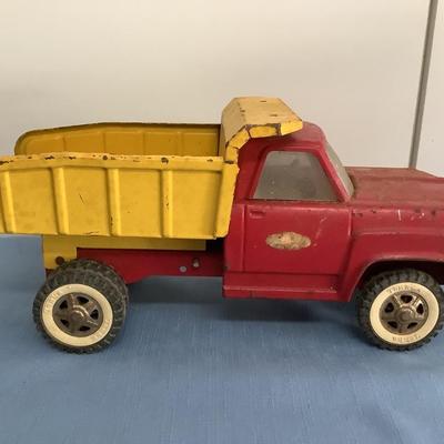 Tonka red and yellow metal dump truck-vintage