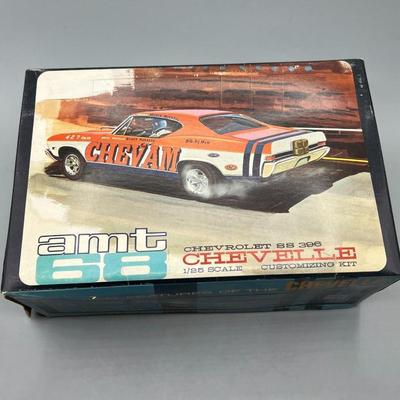Vintage AMT 68 Chevrolet SS 396 Chevelle 1/25 Scale Racing Car Customizing Model Kit