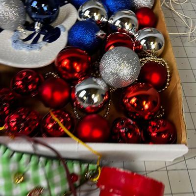 Christmas Tray: Bells, Ornaments, Tree Topper