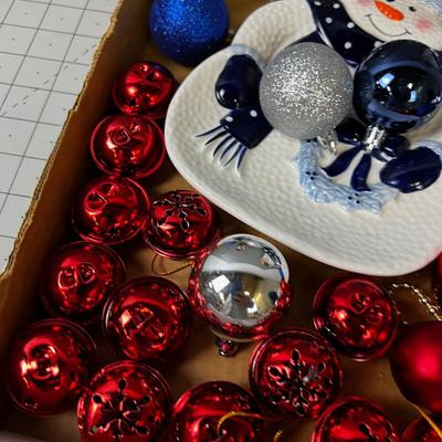 Christmas Tray: Bells, Ornaments, Tree Topper