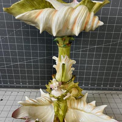 Centerpiece Planter Green Art Nouveau Shell Vase. 