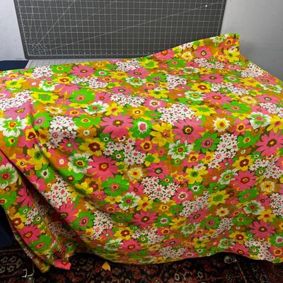 Great 60's Floral Flat Sheet King 