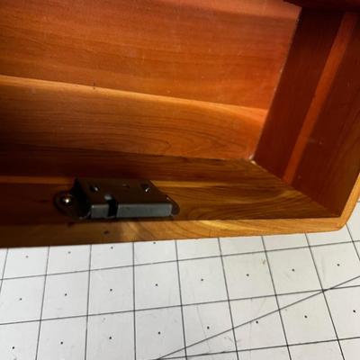 LANE Standard Furniture Cedar Chest Box