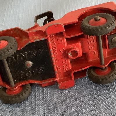 Dinky Toys Jeep made in England Meccano Ltd. red metal