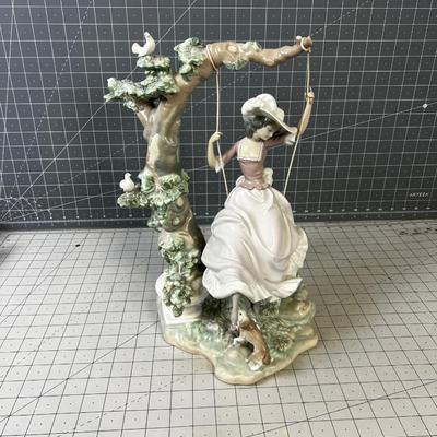 LLADRO Lady in a Swing 