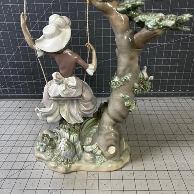 LLADRO Lady in a Swing 