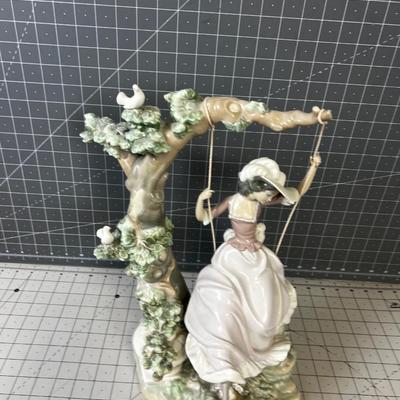 LLADRO Lady in a Swing 