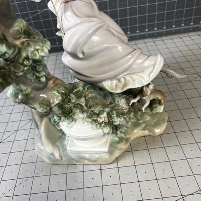LLADRO Lady in a Swing 