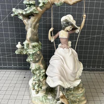 LLADRO Lady in a Swing 