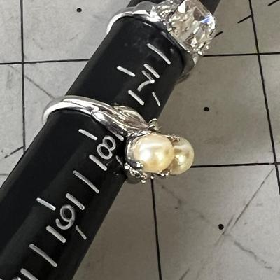 2 Rings: Cute Stone and Pearl 