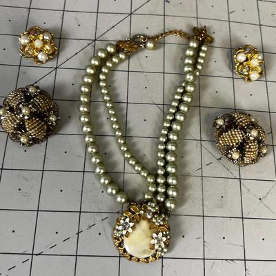 Vintage Costume Necklace and Earrings.