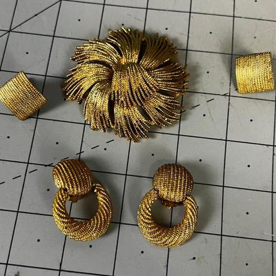 Gold Toned MONET Vintage 