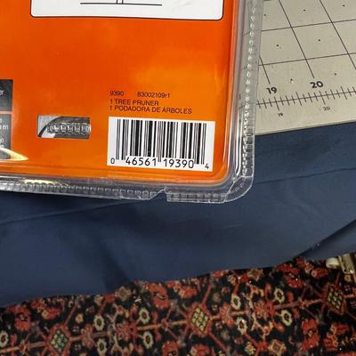 New,  FISKARS Tree Trimmer