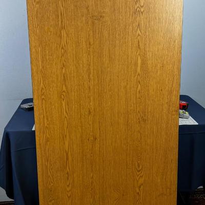 Clean and Nice Table 6 foot Folding 