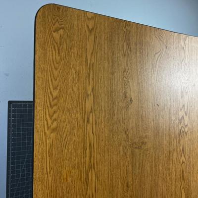 Clean and Nice Table 6 foot Folding 